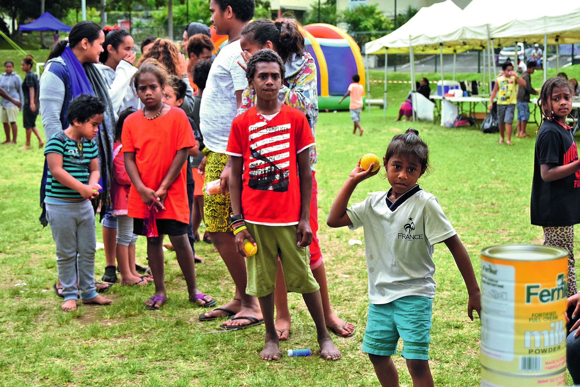 Toute l’organisation ainsi que la restauration gratuite, ont été assurées par l’Association des jeunes de Jacarandas. Deux associations de parents d’élèves et une autre du quartier, Piaf, ont aidé au bon déroulement de la journée. 