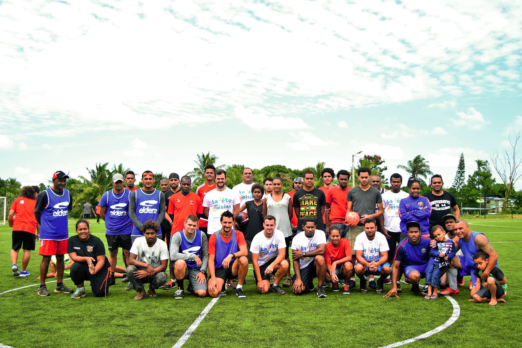 Le tournoi Ragazzini se tient chaque année depuis 2005 en hommage au pompier Grégory Ragazzini décédé en 2004. Il est organisé par l’Amicale des sapeurs-pompiers de Dumbéa et réunissait six équipes sur le terrain de foot d’Auteuil dimanche, dont une équip