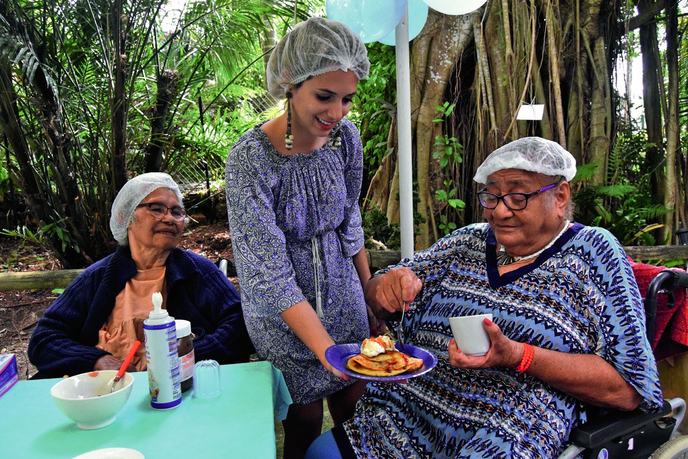 Le concours de la plus belle crêpe a réuni des personnes âgées de trois maisons de retraite dans les jardins de celle de Koé.