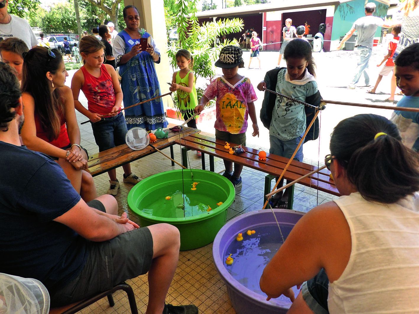 Magenta. L’école Charbonneaux s’est animée, samedi, avec la grande kermesse annuelle organisée par l’APE. La cour s’est transformée en un vaste terrain de jeux et la traditionnelle pêche à la ligne a trouvé son public, tout comme le tir à la corde, toujou