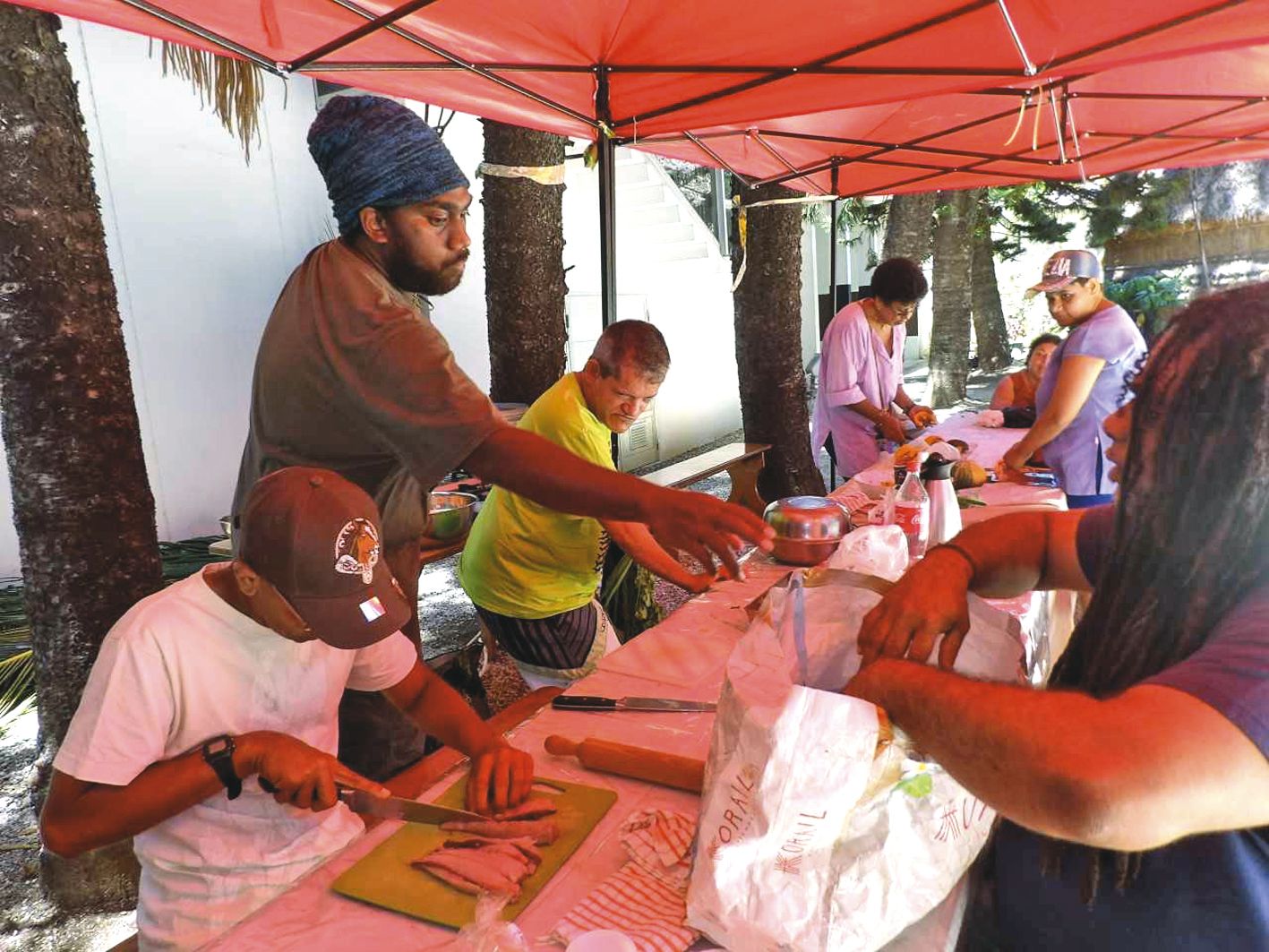 Quartier-Latin. Hier, le musée de Nouvelle-Calédonie a proposé des ateliers culinaires et de tressage. Une dizaine de familles et de jeunes handicapés de l\'association  1 001 nuits y ont participé. Le 15 décembre, le musée organisera son marché de Noël a