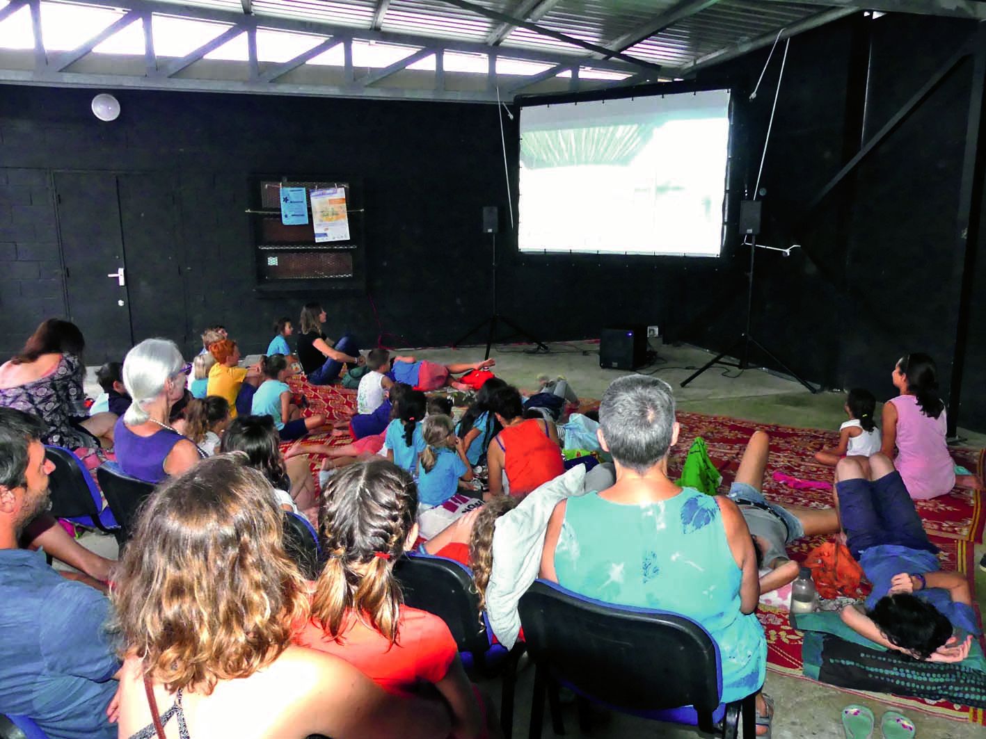 Vallée-des-colons. Une cinquantaine de cinéphiles ont répondu à l’appel de la FOL. Ils ont assisté vendredi soir à la projection du film d’animation Anina.Photo S.B