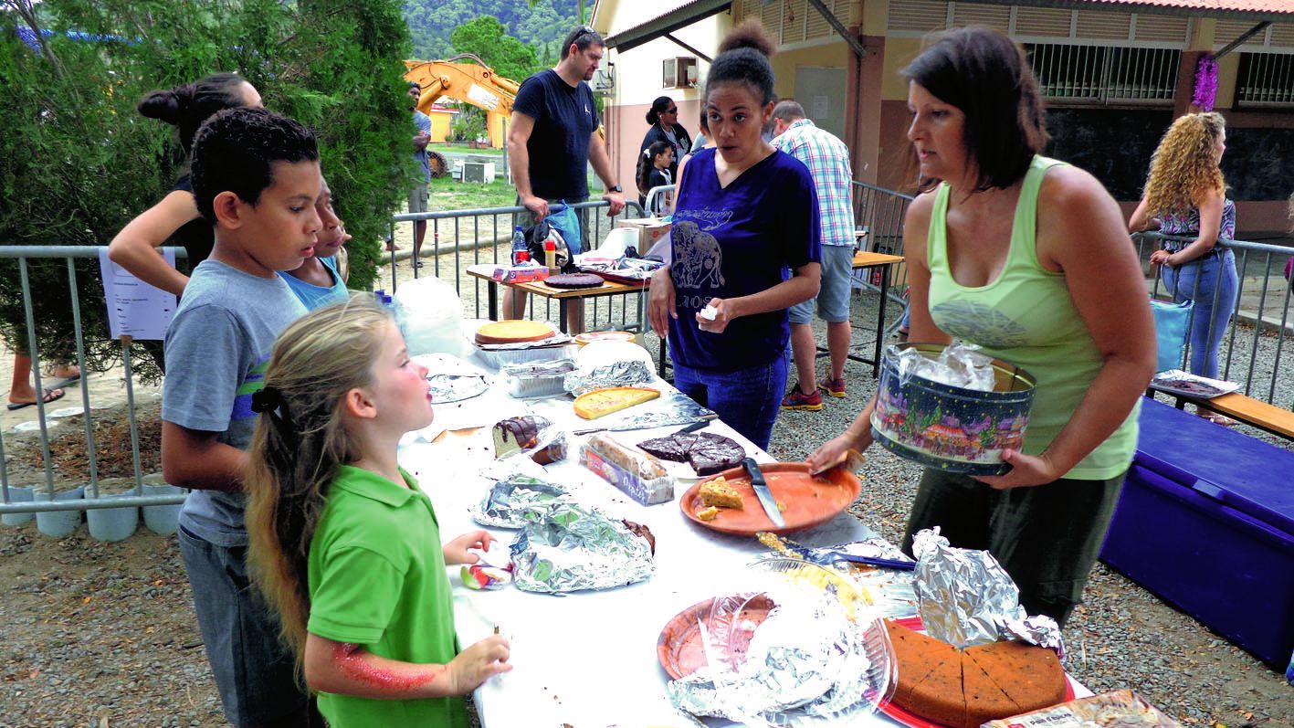 La restauration a été assurée pour ce spectacle par les membres de l’Association des parents d’élèves. Les fonds récoltés seront utilisés au profit des écoliers l’année prochaine.