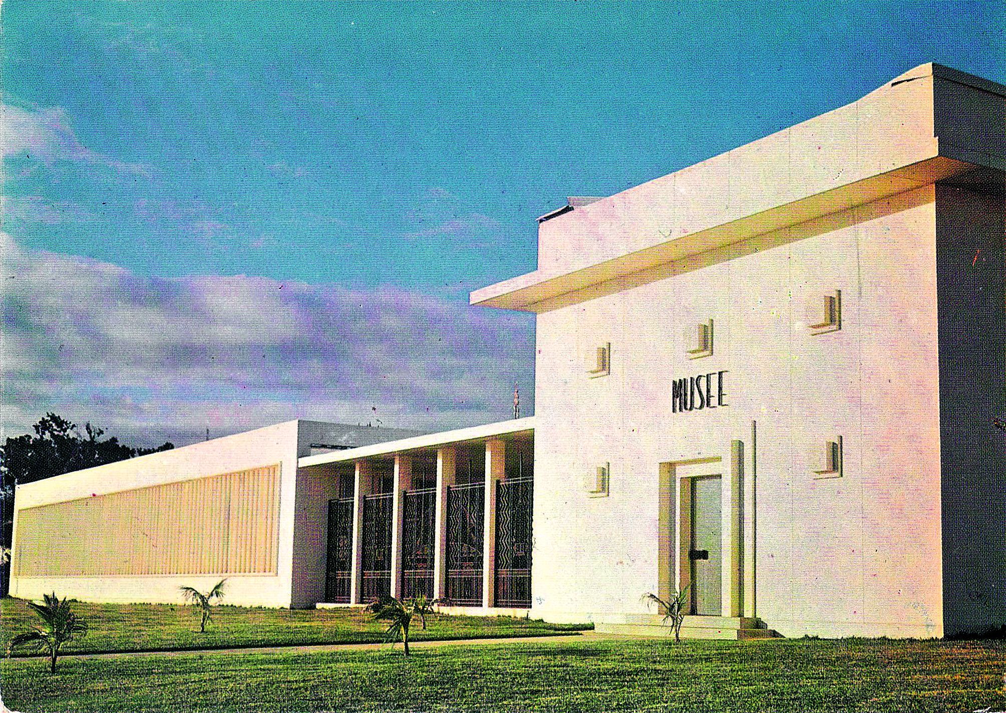 Le musée de la Nouvelle-Calédonie, séparé de Bernheim, déménage au Quartier-Latin, dans  un bâtiment dédié. Il ouvre en juillet 1971. Bientôt, la physionomie du site va changer.  Des travaux d’extension doivent commencer en septembre. Quatre entités suppl