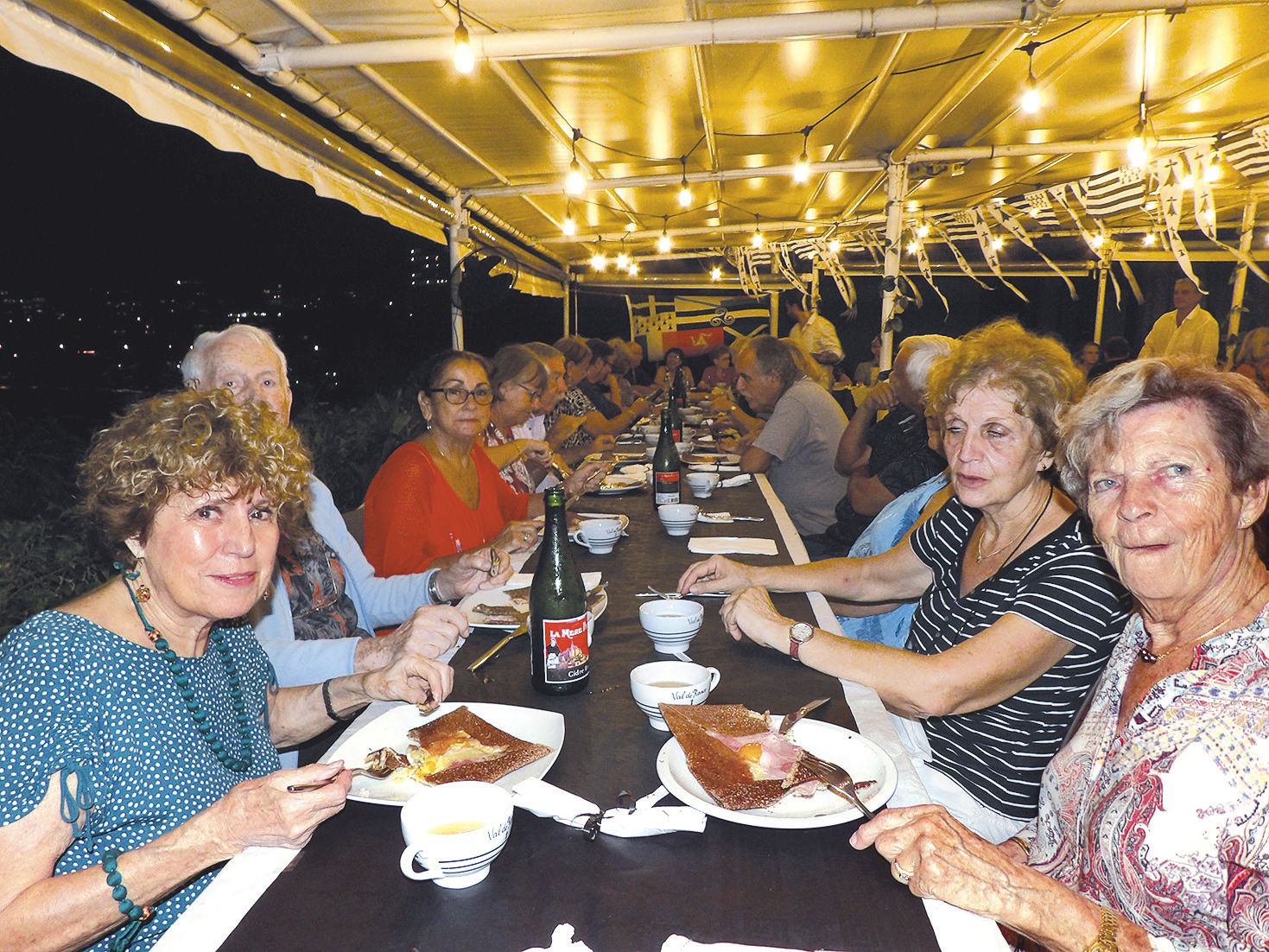 L’Armorique, la plus ancienne amicale des Bretons de la Nouvelle-Calédonie, présidée par Françoise Le Guerson, a donné rendez-vous à ses sympathisants vendredi soir pour fêter la Chandeleur au restaurant le Rocher. Quatre-vingts convives ont profité de la