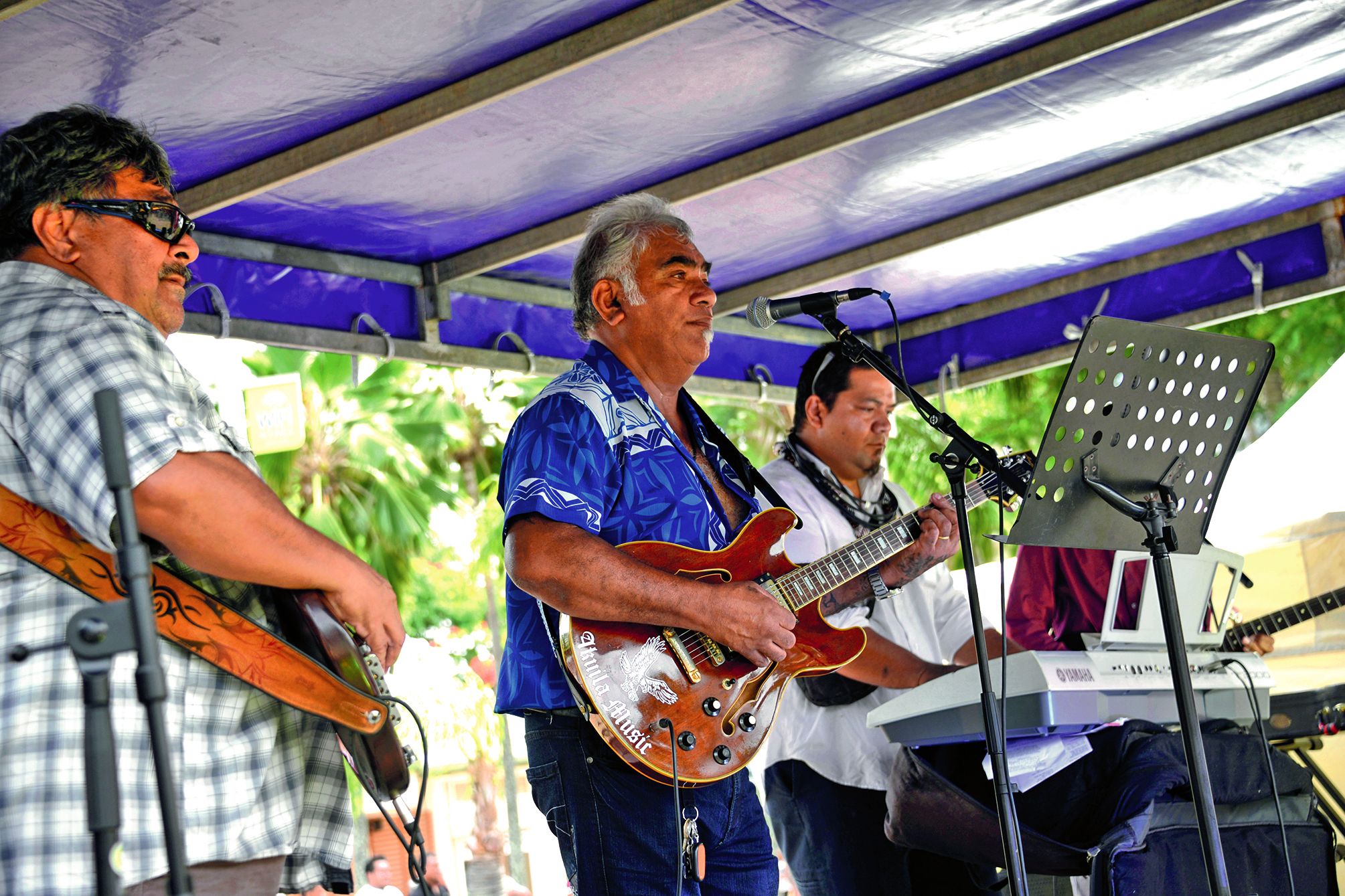 Un événement tout en musique aussi. Tout au long de la journée, plusieurs groupes wallisiens et futuniens se sont succédé, parmi lesquels Taukapa, Makomana, Polynesian Vaka, Fakagalogataa et Mataga O Futuna. De quoi animer la place des Cocotiers.