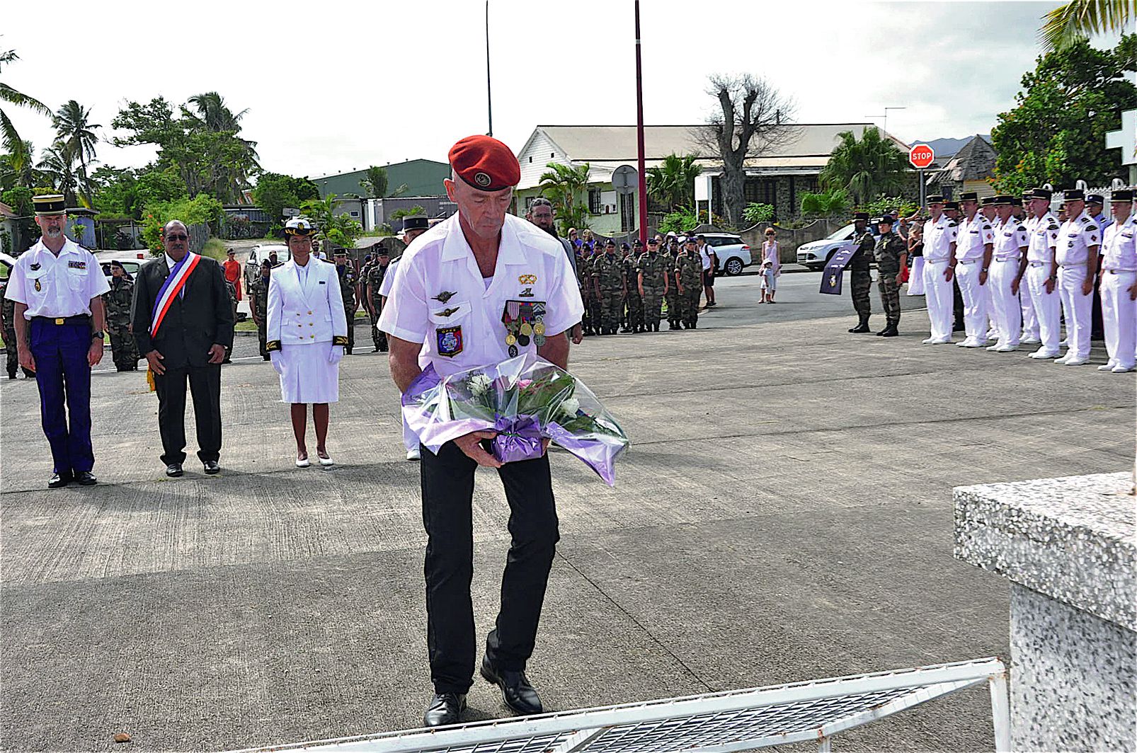 Koumac. La cérémonie, présidée par Marie-Paule Tourte-Trolue s’est déroulée sur la place du monument aux morts, en présence de Wilfrid Weiss (maire), du lieutenant-colonel Baller (chef de corps du RSMA-NC), de Nataël Song (représentant les coutumiers du d