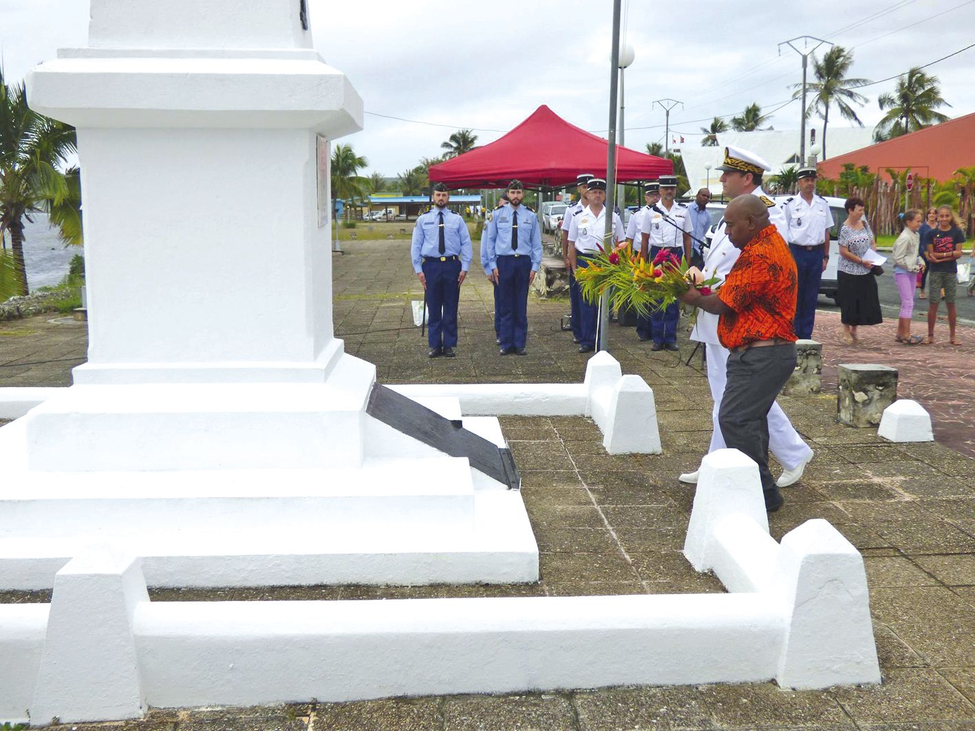 Lifou. Le 74e anniversaire de l’armistice du 8 mai 1945 a réuni, autour du commissaire délégué Patrice Laroppe, les brigades de gendarmerie, des élus, des représentants municipaux, le président de l’association des anciens combattants, ainsi qu’une vingta