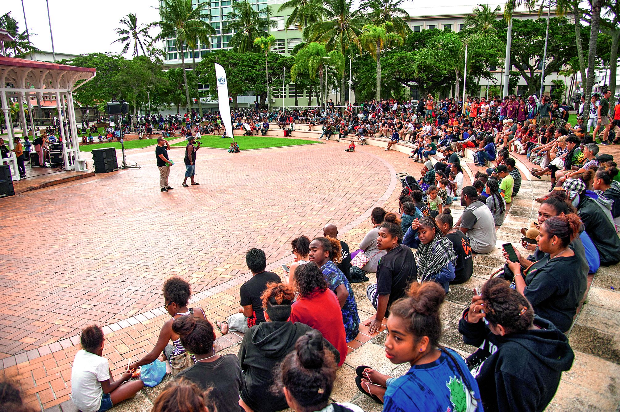 Quelques centaines de spectateurs sont venus apprécier le show, dont beaucoup de collégiens. Les jeunes intéressés peuvent s’inscrire jusqu’au vendredi 21 juin dans les maisons de quartier. Les élèves des collèges participant peuvent le faire au sein de l