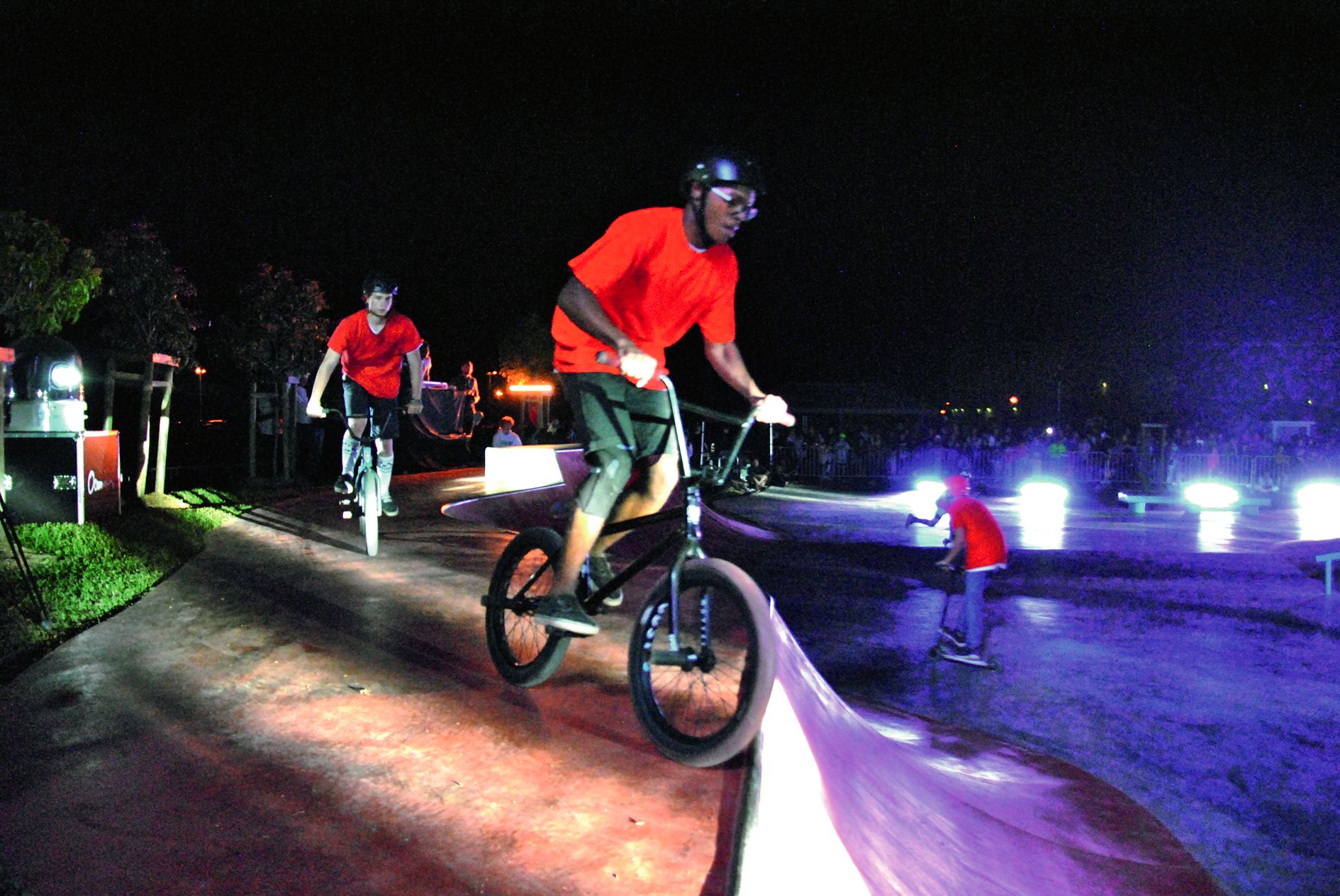 Six riders ont démontré tout leur talent, en BMX, dont les slides et les figures aériennes ont bien impressionné le public.