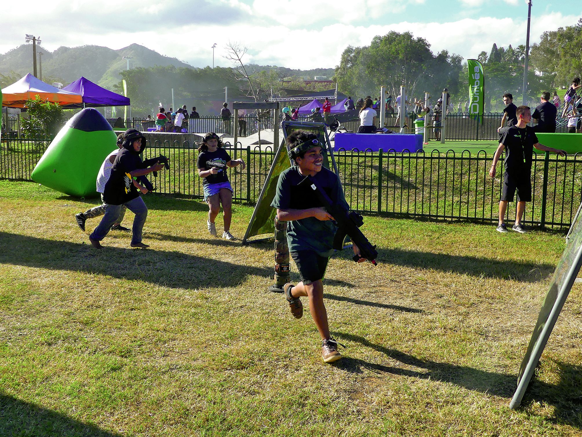 Plusieurs activités étaient proposées tout au long de  la journée : laser game, initiation au skate électrique,  street basket, trampoline gonflable, etc...