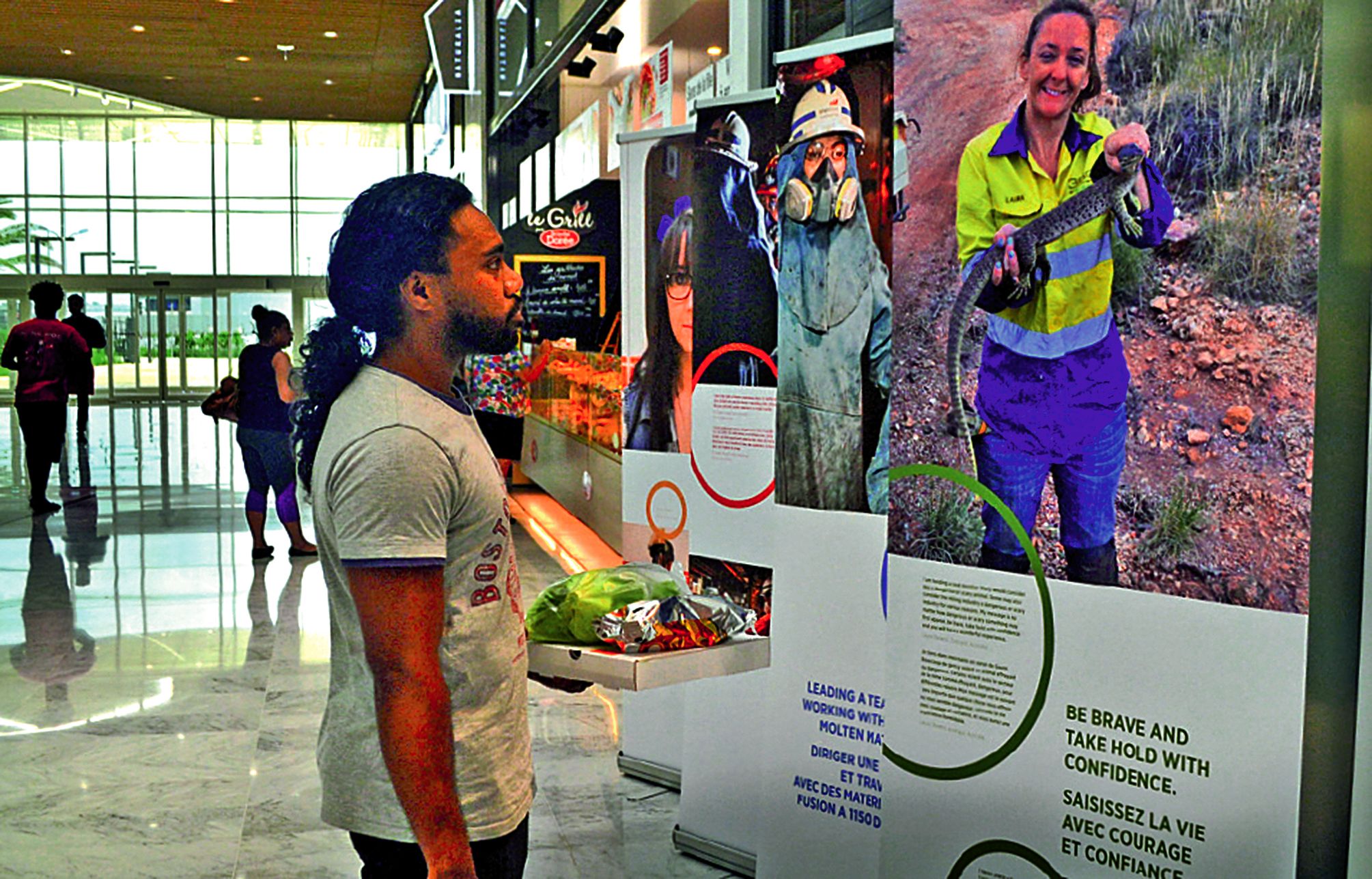 L’exposition « Les femmes et la mine », proposée par le consulat général d’Australie et présentée au Dumbéa Mall en mars dernier, sera installée au forum, demain. Photo archives A.P