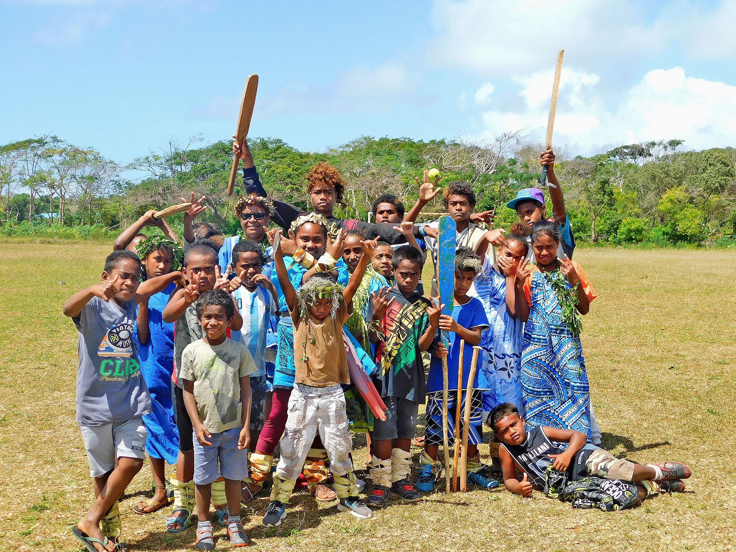 Un atelier cricket a été présenté sur le terrain de sport du collège.