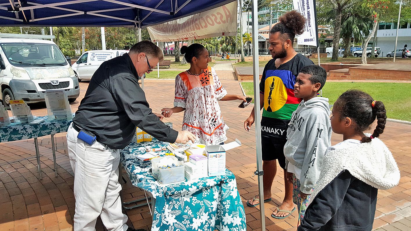 Centre-Ville. L’association de dialysés Emeraude a organisé une journée de récolte  de dons, samedi, au kiosque à musique, place des Cocotiers, en partenariat avec l’association des diabétiques, qui a proposé des dépistages gratuits. Emeraude, qui compte 