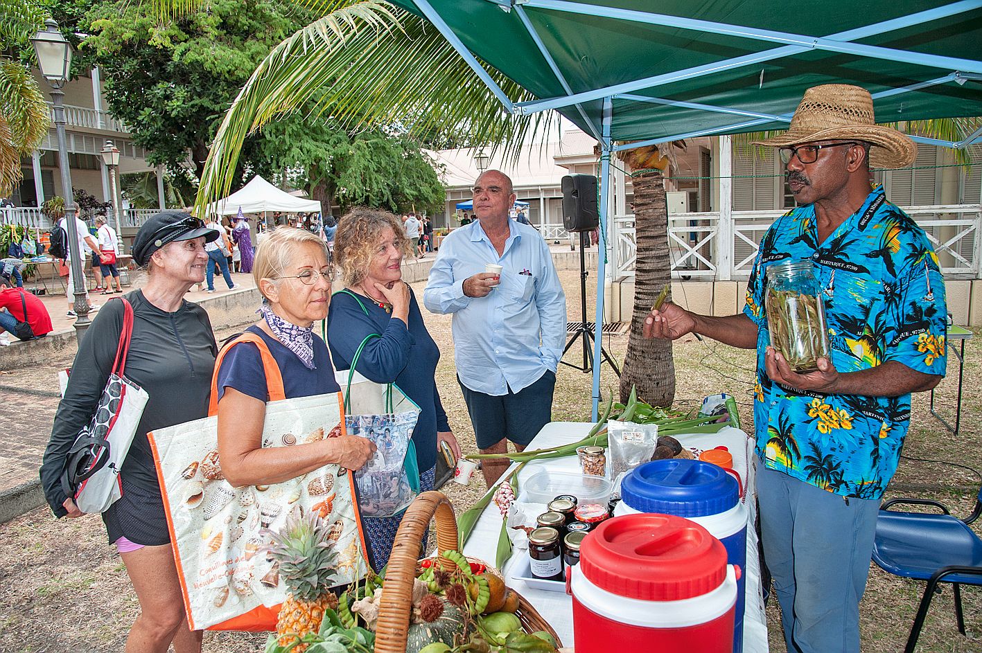 Centre-Ville. Samedi matin, un nouveau stand de spécialités créoles a fait son apparition au marché de Lucien, lancé par la bibliothèque Bernheim au mois de mai. Six éditions plus tard, le rendez-vous a pris ses marques et trouvé son public. La dernière d