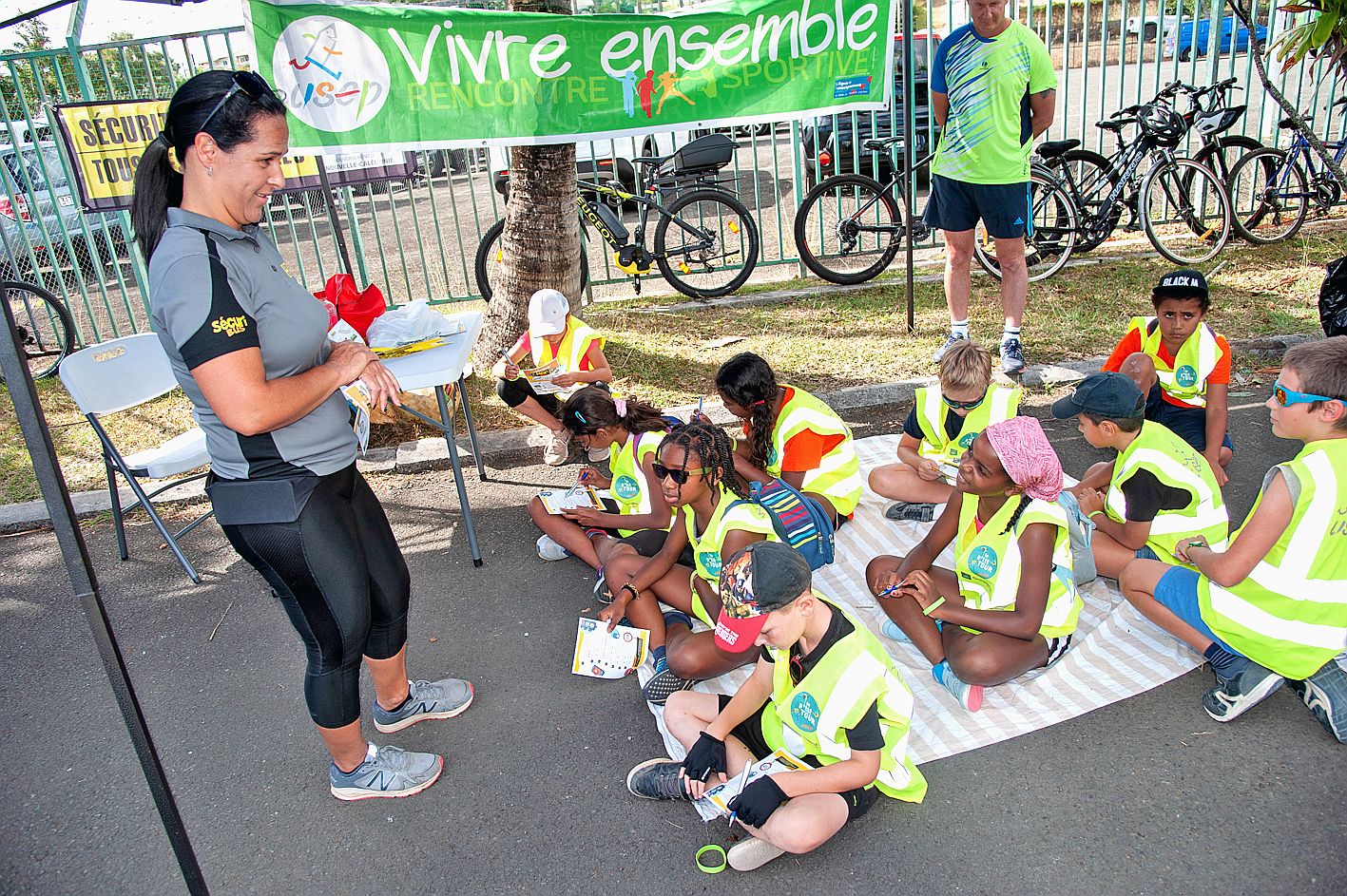 L’événement est lié au programme scolaire. « Les enfants ont eu un volet éducation à la sécurité routière en classe », indique Jessica Ries. Au vélodrome, un stand reprend la thématique et propose des jeux éducatifs et des quiz.