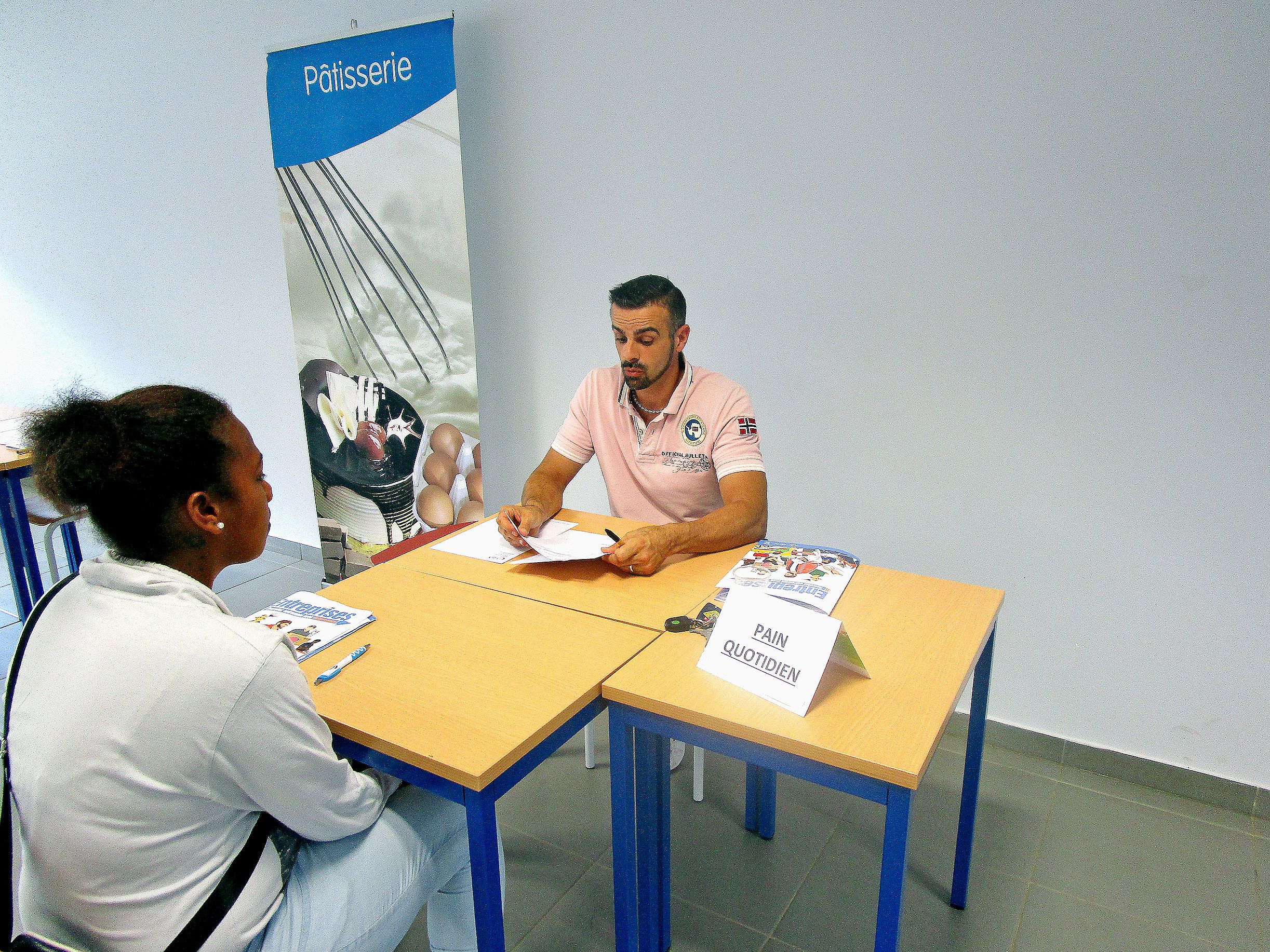 Les candidats viennent avec un CV, mais les entreprises jaugent avant tout leur motivation. 