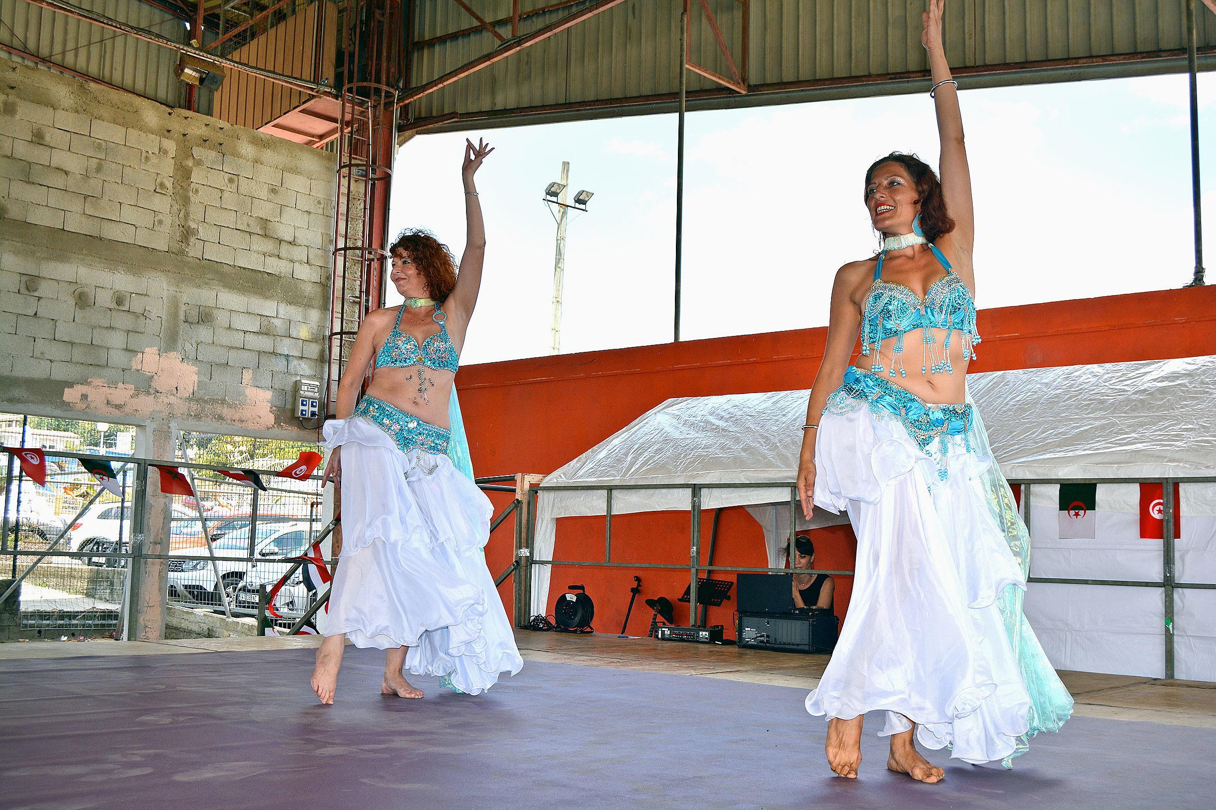 La prestation de danses arabes du groupe Nejma, venu spécialement de Nouméa a apporté du sang neuf à cette manifestation. Les visiteurs captivés ont été d’ailleurs ravis de cette animation