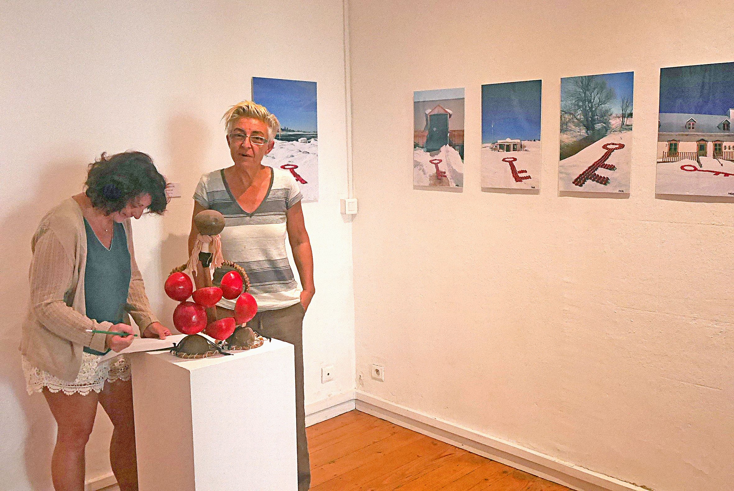 Faubourg-Blanchot. L’artiste Maeva Bochin a animé des ateliers d’arts plastiques autour de son exposition de peinture et de photographie « D’une île à l’autre », samedi matin, au Centre d’art. Elle retrace l’expérience de sa résidence d’artiste de six moi