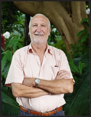 Jean-Jacques Paponaud, le président de l'Association du quartier des volontaires, souhaite redonner vie à un patrimoine oublié, comme cette loco située à l'entrée de la Dimenc.