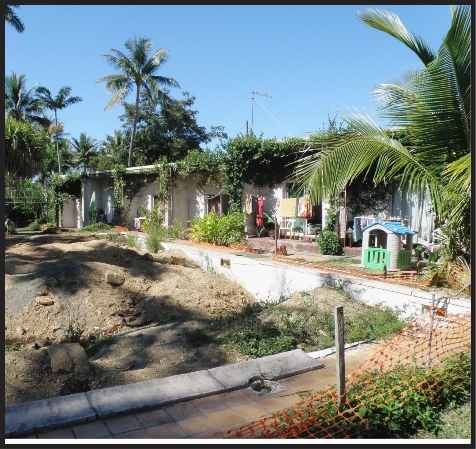 Selon le Syndicat intercommunal du Grand Nouméa, l'agglomération compte au total 236 immeubles délabrés ou en cours de dégradation, soit 1 800 logements. Et près de 2 000 familles vivent en squat.