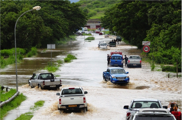 « Comme tout le monde, ou presque, a un gros 4X4, on veut voir si ça passe, on veut l'utiliser à fond », explique un pompier.