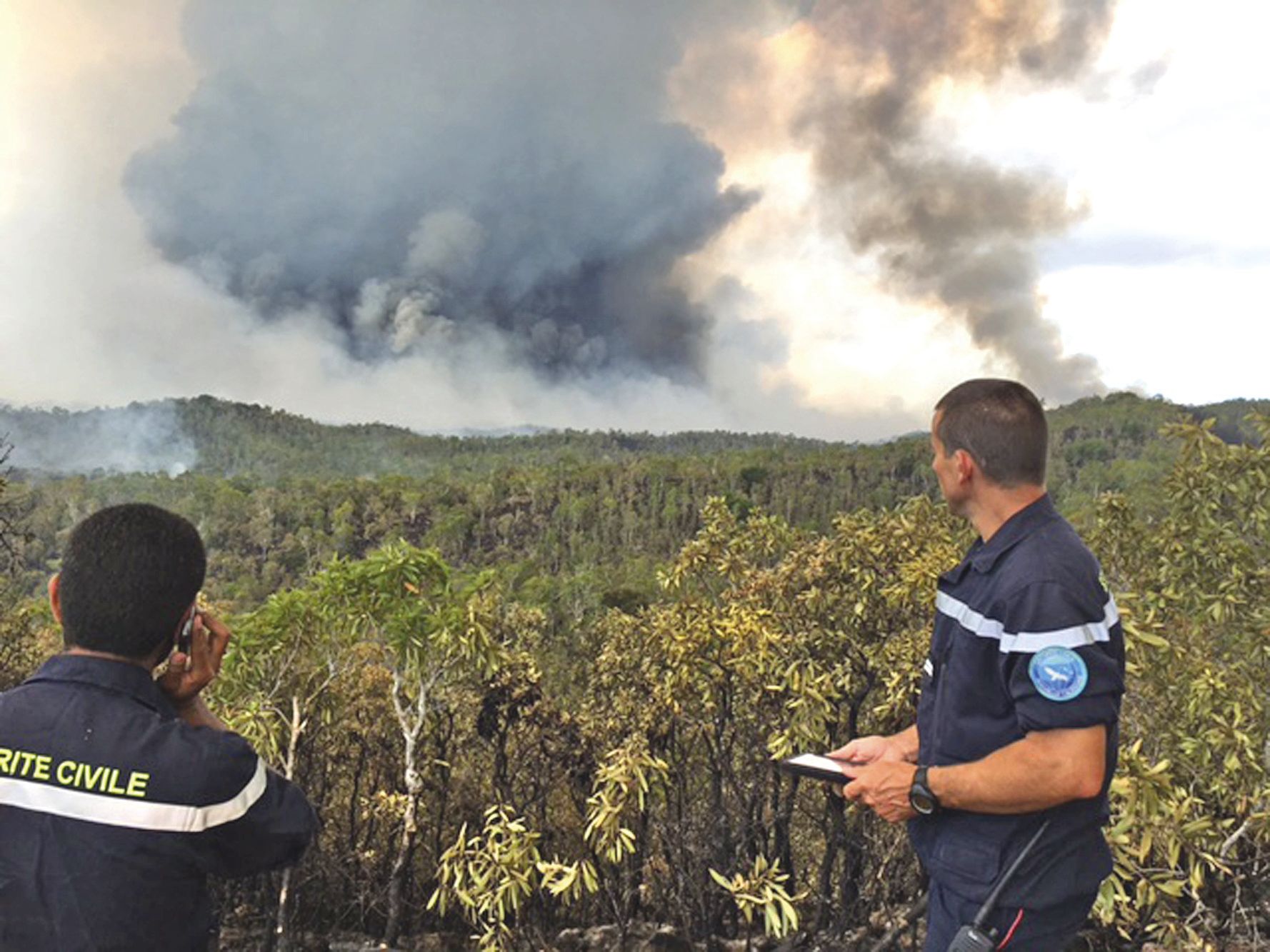 Les pompiers de la Sécurité civile ont été dépêchés hier à Poum et à Ouégoa pour lutter contre les flammes qui ravagent des centaines d'hectares depuis quelques jours.