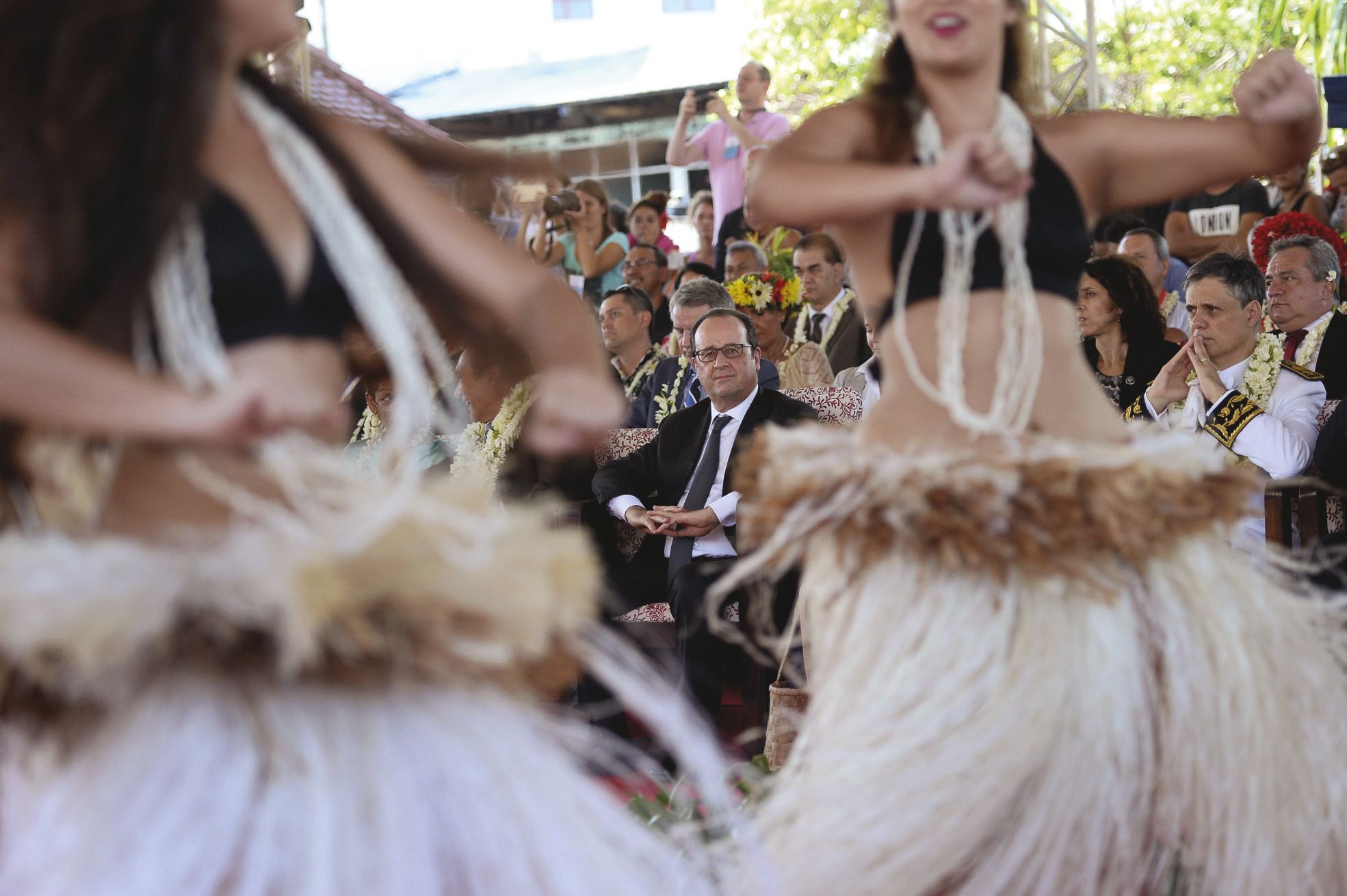 Papeete, hier. Le président a loué la « diversité des cultures, la diversité des langues, la diversité des histoires, des traditions et des peuplements » du fenua. « En même temps, nous sommes français. C'est ce qui fait le miracle de la nation française.