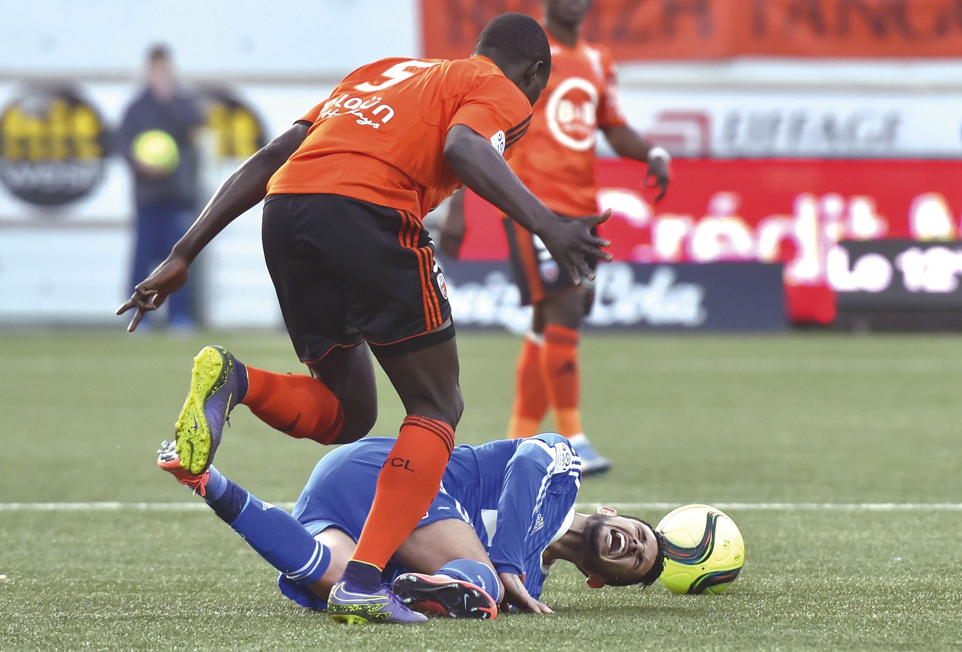 Guingamp, hier. Accroché sur la pelouse de l'En-avant (1-1), Marseille (en bleu) pointe à la 10e place du championnat et voit les places européennes s'éloigner.