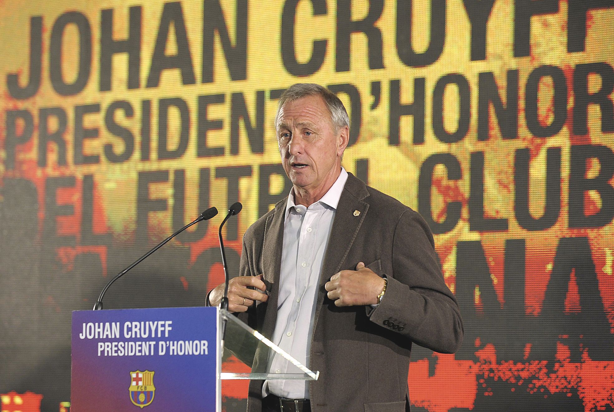 Barcelone, 8 avril 2010. Cruyff avait été désigné président d'honneur du Barça après avoir été joueur et entraîneur (une Coupe des champions remportée en 1992).