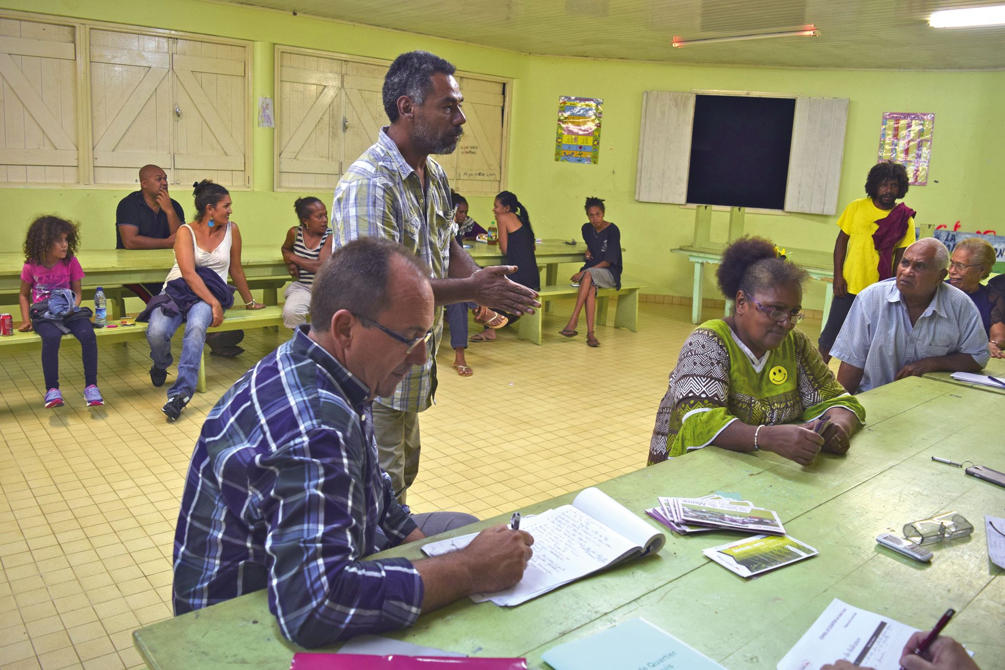 Saint-Louis, mardi 12 avril. Une vingtaine d'habitants ont participé au conseil de quartier à la maison commune.