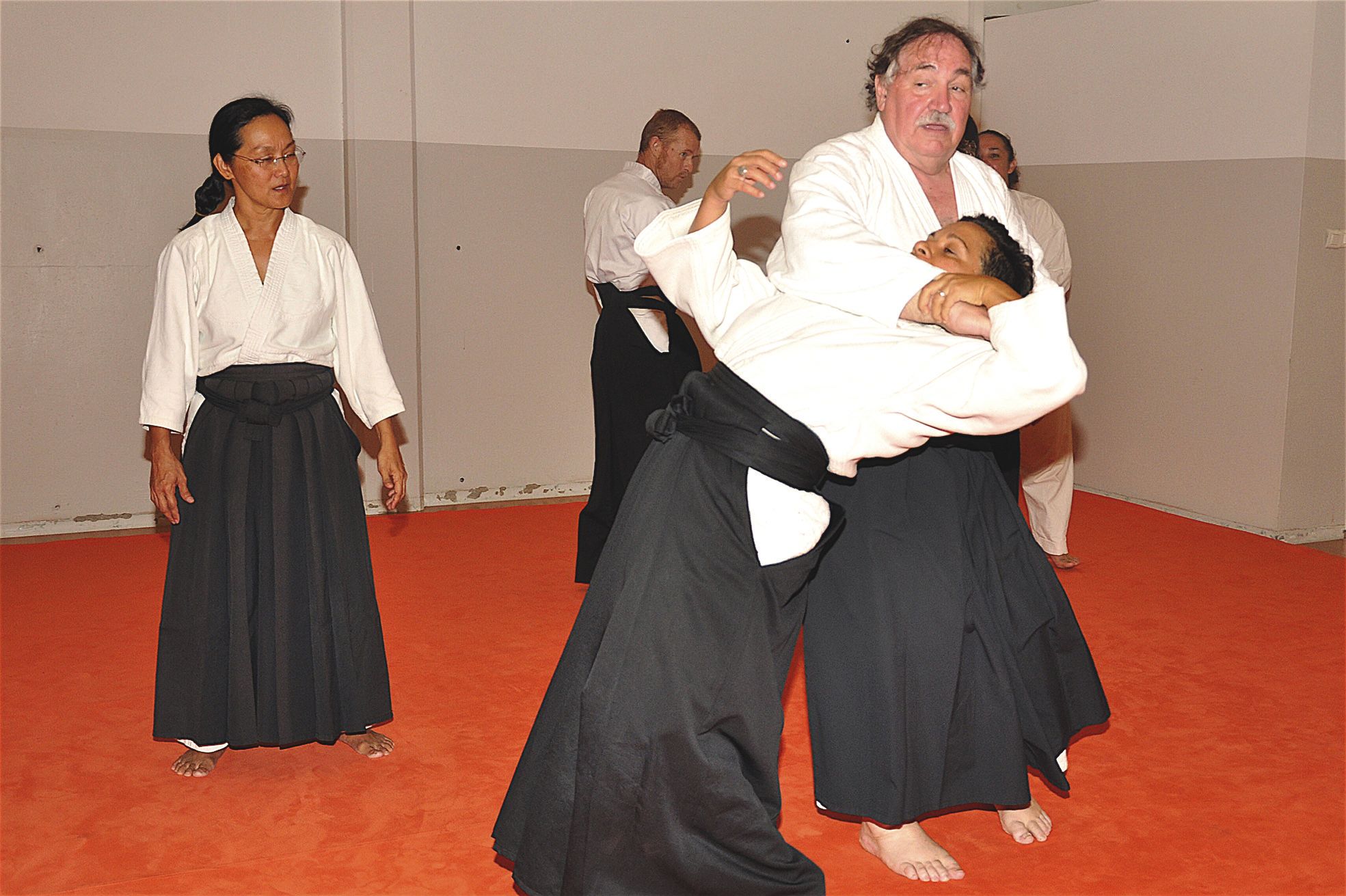 La séance de pratique du bokken a été suivie de l'exercice à mains nues.