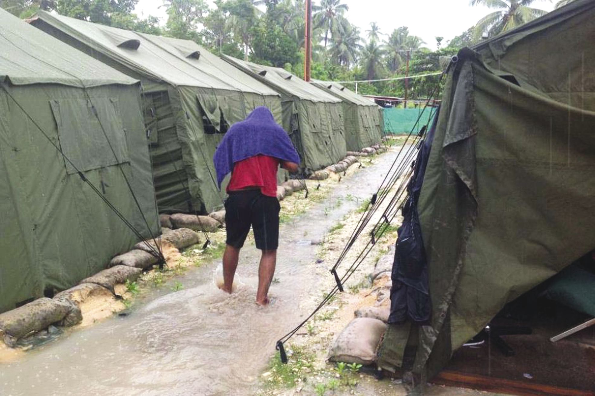 Le camp de Manus a rouvert en 2012 dans le cadre de l'opération « Solution Pacifique ».