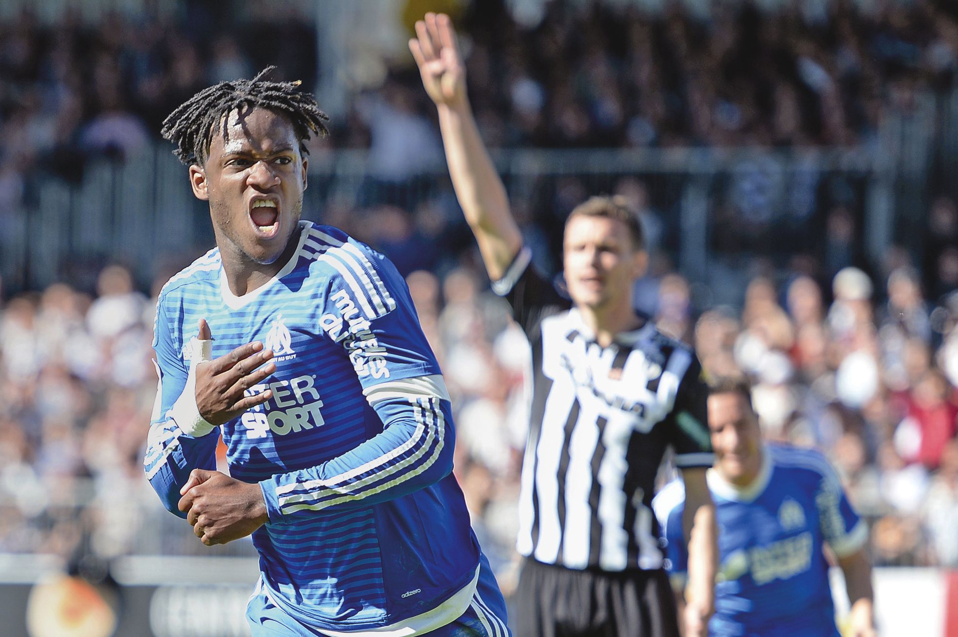 Angers, hier. L'attaquant marseillais Michy Batshuayi laisse éclater sa joie après avoir marqué. Très présent dans le jeu, inspiré face au but, le Belge aura été l'un des fers de lance de son équipe, victorieuse sur la pelouse d'Angers.