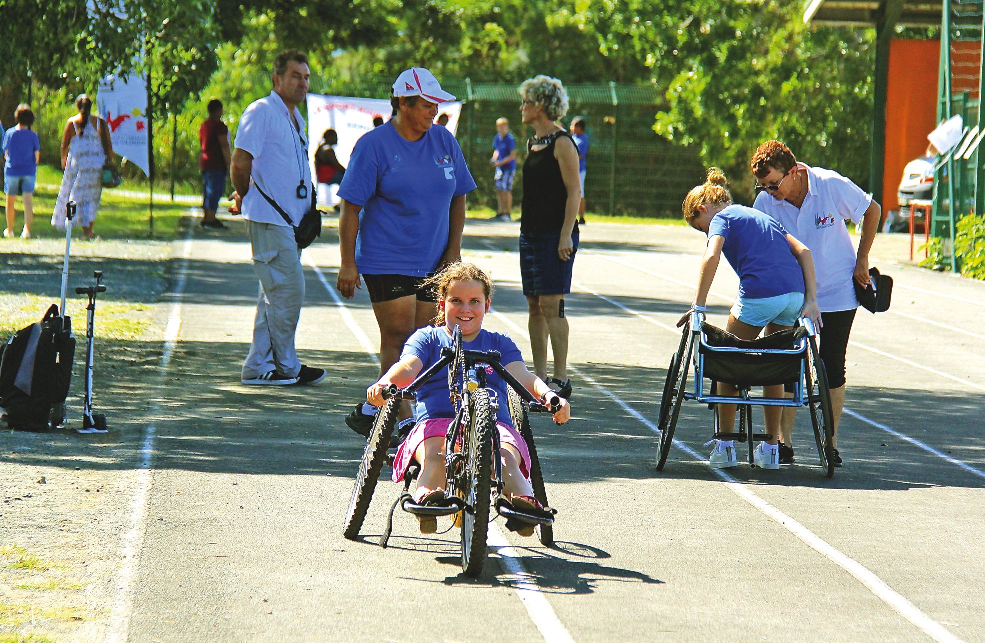 Normandie, le mardi 10 mai. Jade, 11 ans, a essayé le handbike, avec un petit temps d'adaptation. Comme ses camarades, cette élève de 6e a pu tester les différents ateliers proposés dans le cadre de la première Handi week du collège.