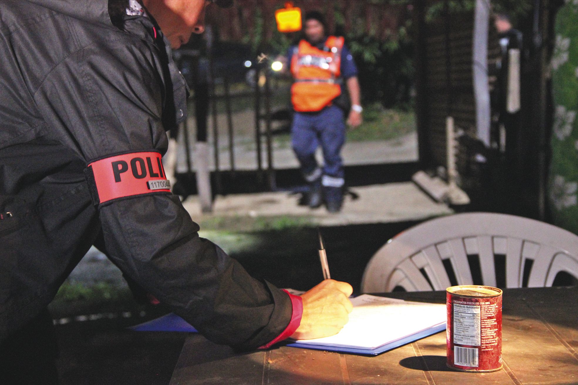 Ducos, jeudi 12 mai. Police, gendarmerie, douanes… Au total, plus de 70 agents ont investi les nakamals de Ko Wé Kara afin de lutter contre les trafics de bières et d'herbe.