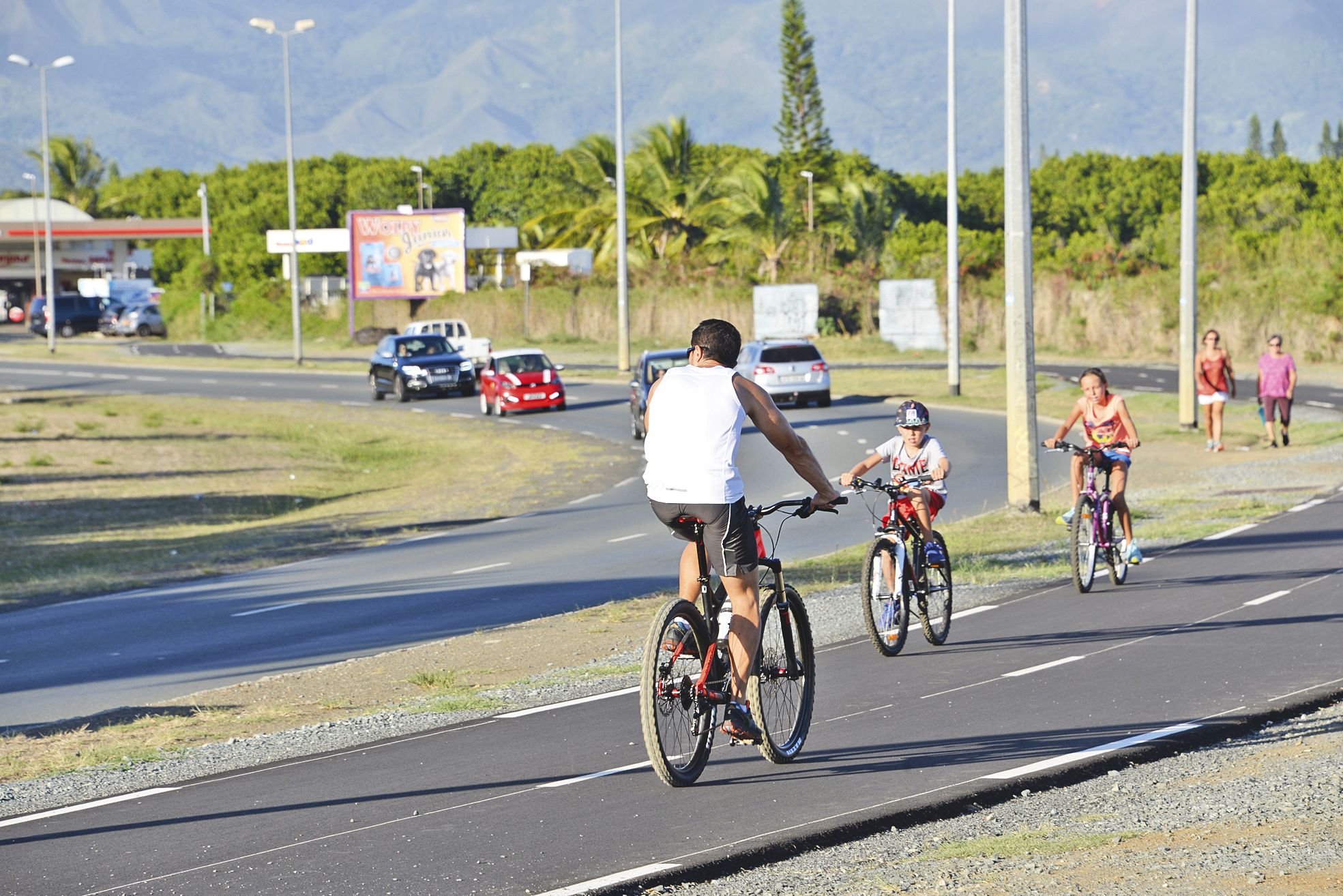 Après le prolongement de celle de la promenade Pierre-Vernier, les cyclistes attendent la piste de Nouville.