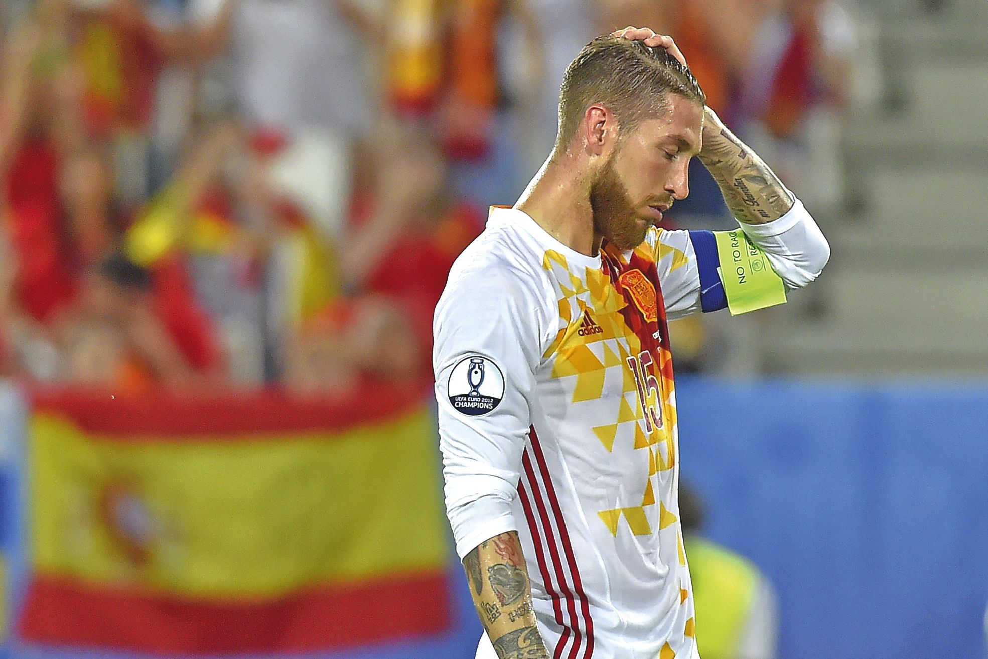 Bordeaux, mercredi 22 juin. La soirée a été difficile pour Sergio Ramos, qui a raté un penalty et vu son équipe s'incliner face à la Croatie. Les Espagnols terminent donc deuxièmes du groupe D, derrière leurs adversaires du jour.