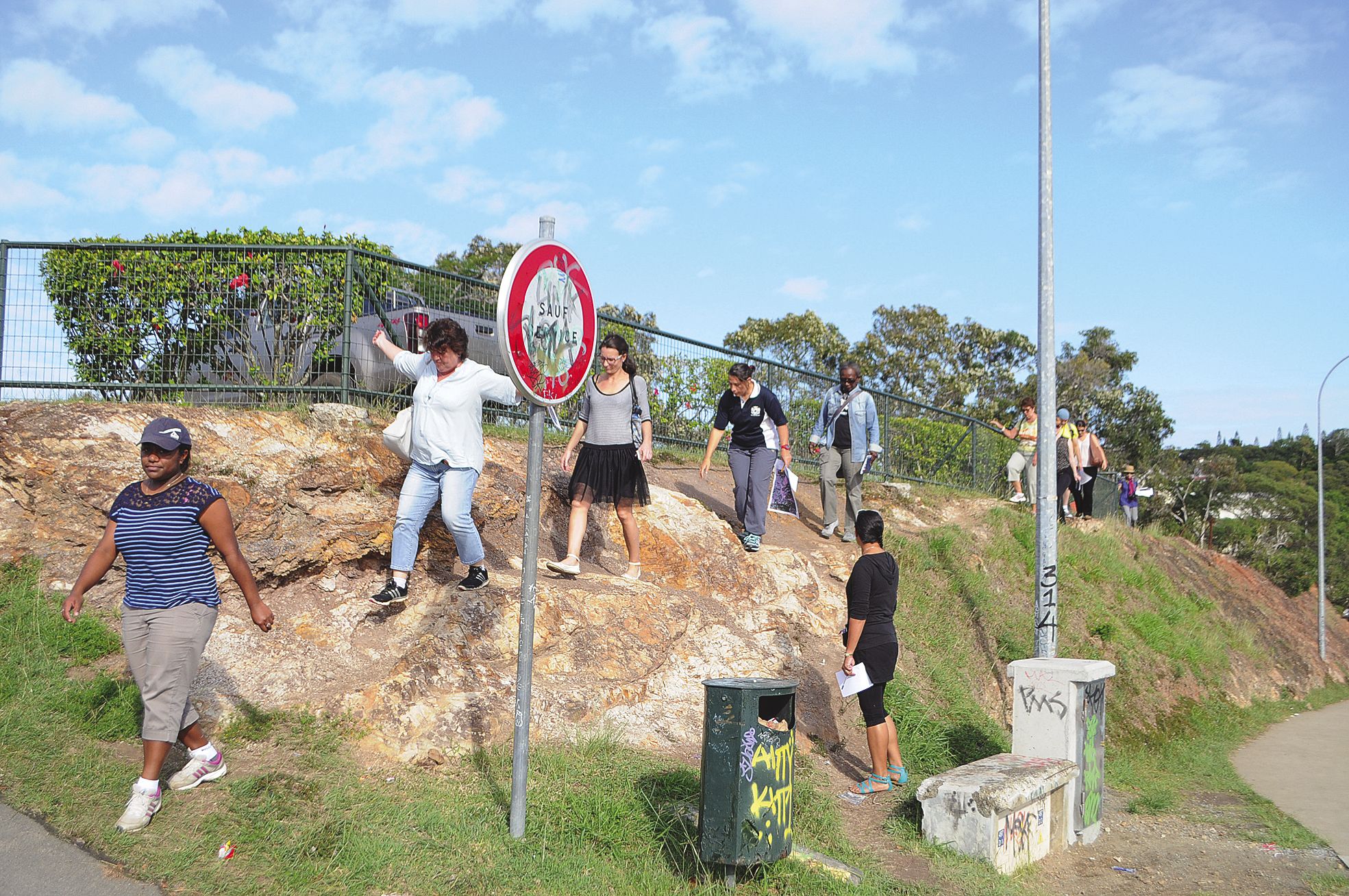 Portes-de-Fer, le lundi 27 juin. C'est la première fois que le conseil de secteur Est organise un diagnostic en marchant même si une visite de terrain s'était déjà déroulée à Ouémo, axée sur les pistes cyclables.