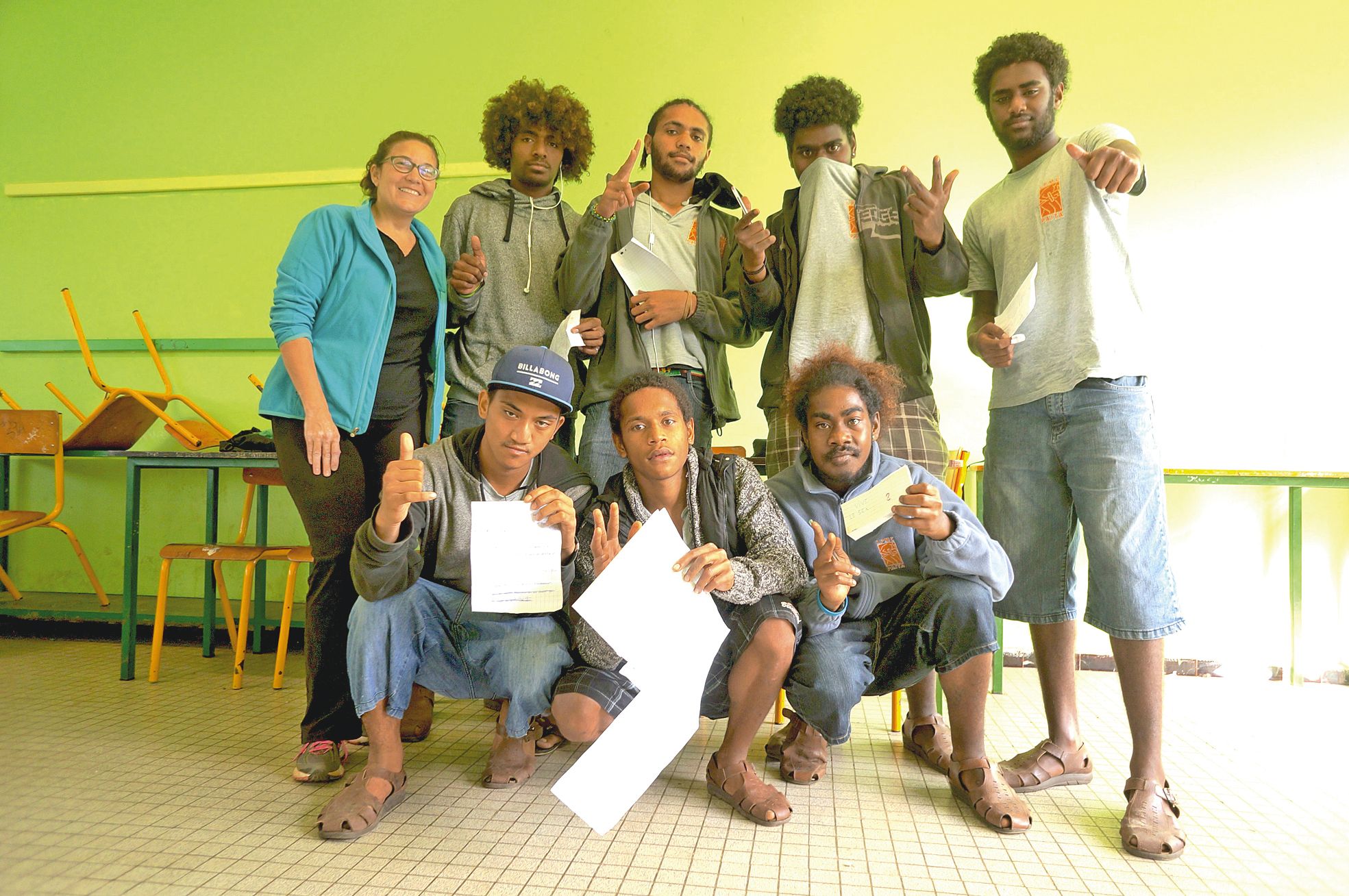 Lycée Champagnat, jeudi 30 juin. Marcela Pizarro est intervenante dans une classe de CAP métallerie. Hervé, Guy, Luigi, Billy, Edouard, Wenine et Melik découvrent l'écriture à travers le slam.