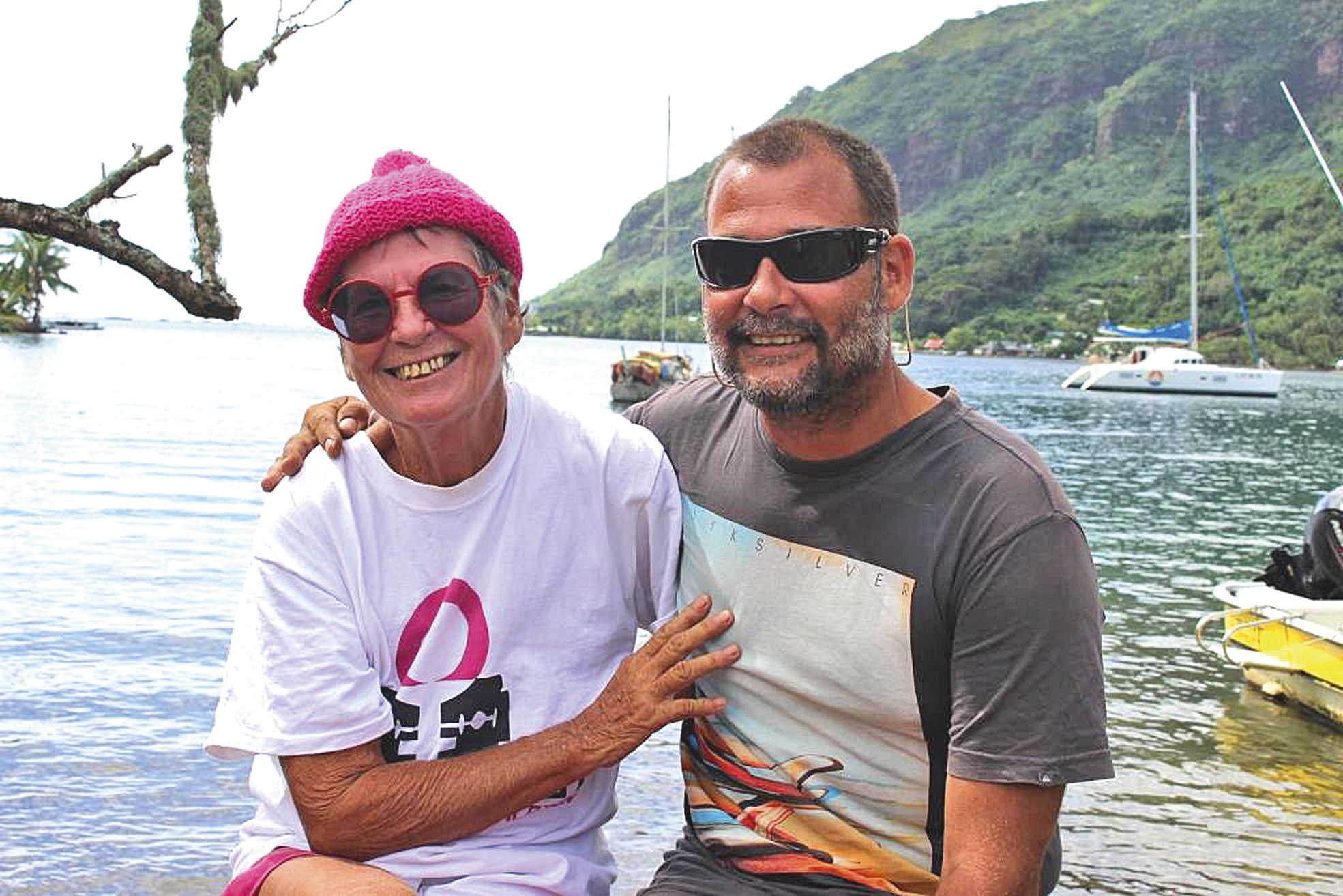 Birgit Habelt, 70 ans et son fils Tammo, sont arrivés à Moorea en bateau, il y a 19 ans. Tammo est resté, Birgit, elle, a continué son voyage. Aujourd'hui, elle a refait la traversée pour son fils.