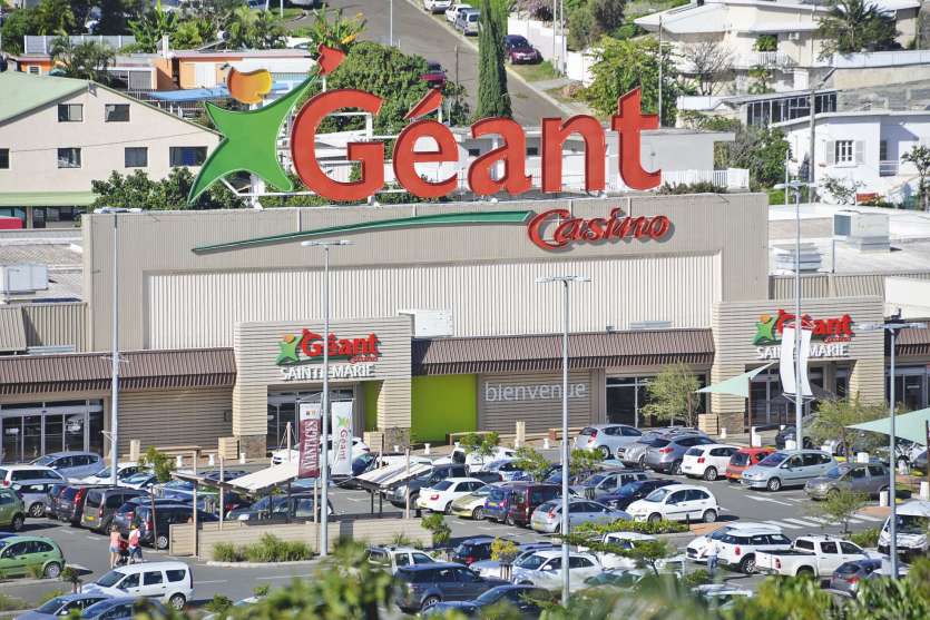 Géant Sainte-Marie est à l’heure actuelle le navire amiral du groupe Bernard-Hayot. GBH, une fois son projet de Dumbéa achevé, trois de ses magasins vendus, et les hypers U construits devrait pointer à 28 % de parts de marché.