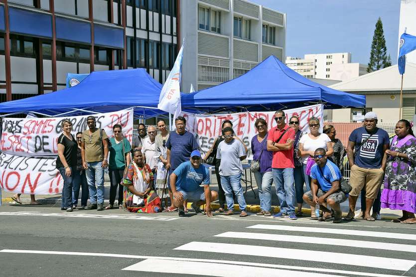 Les personnels administratifs de la police nationale en grève hier ont levé le camp.Photo T. Perron