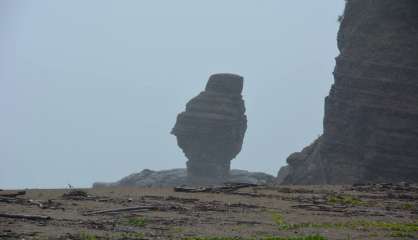 A la Roche Percée (Bourail), la digue sous la menace de Cook