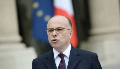 Terrorisme: Cazeneuve dévoile son plan pour  les forces d'élite 