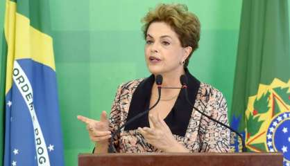 Brésil: Dilma Rousseff perd trois nouveaux ministres