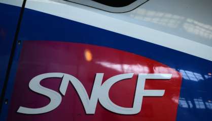 Début de la grève à la SNCF, fortes perturbations attendues mardi