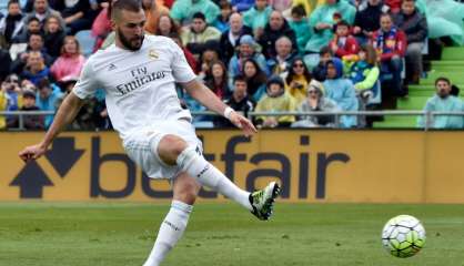 Espagne: Benzema, absent à l'Euro, répond présent au Real