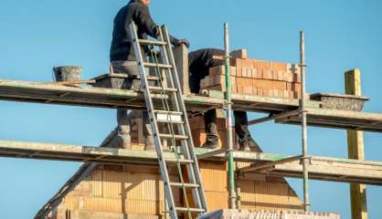 Peu reconnues, les femmes d'artisans du bâtiment souffrent de stress et sacrifient leur vie personnelle