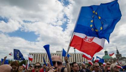 Pologne: 240.000 manifestants pour l'Europe et contre le gouvernement